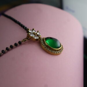 Emerald Radiance: Luxe Mangalsutra Pendant
