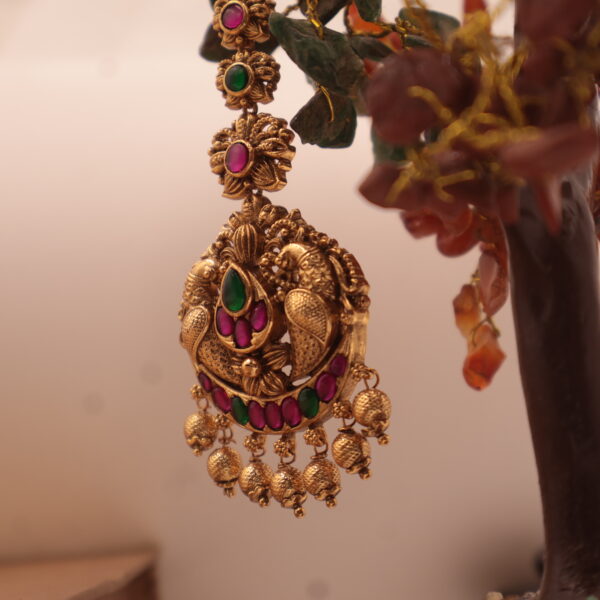 Antique Gold Peacock Maang Tikka with Ruby & Emerald Stones - Image 4