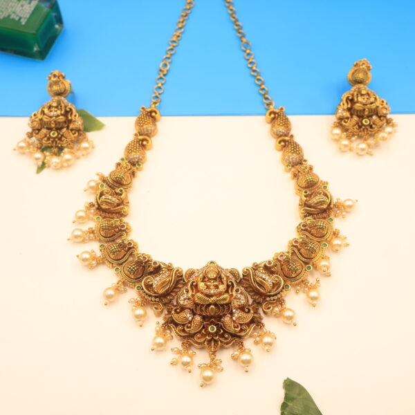NAKSHI TEMPLE NECK SETT